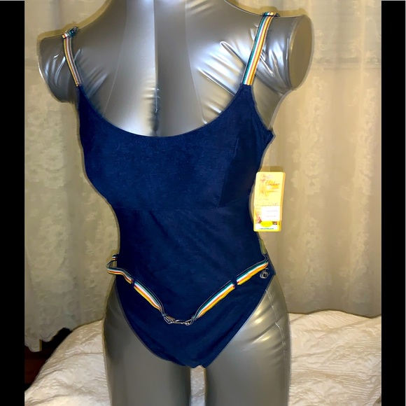 Women’s one piece bathing suit - Picture 3 of 10